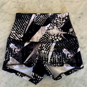 Lululemon Athletica 2” Short - size 2